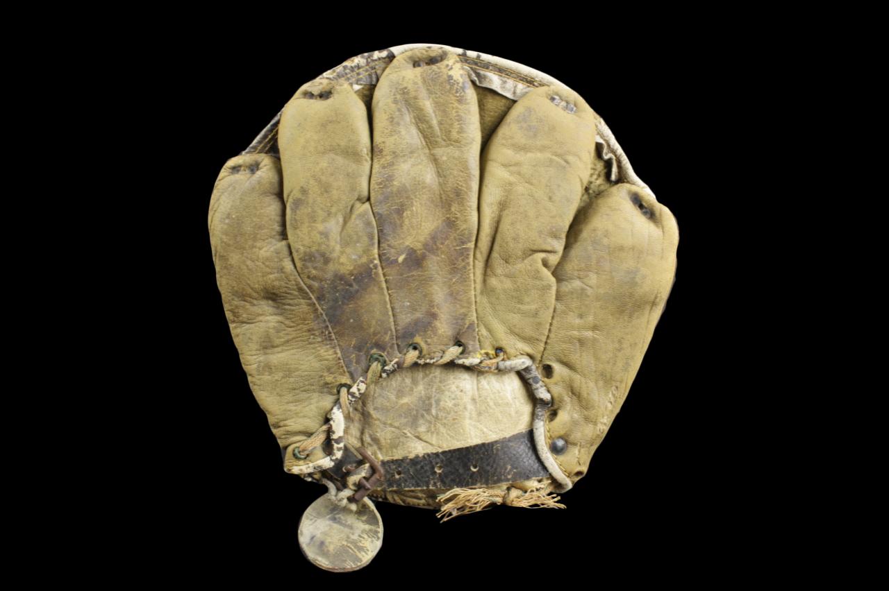 c. 190607 Ted Kennedy Pita Mitt Back Pita Mitts Novelty Gloves